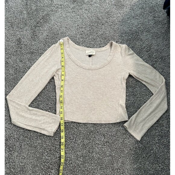 Universal Thread beige ribbed long-sleeve crop top Size S - Picture 3 of 5